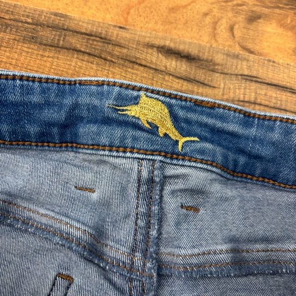 Tommy Bahama Tema Indigo Tweets Slim Boyfriend Jeans Embroidered Parrot - Picture 6 of 11